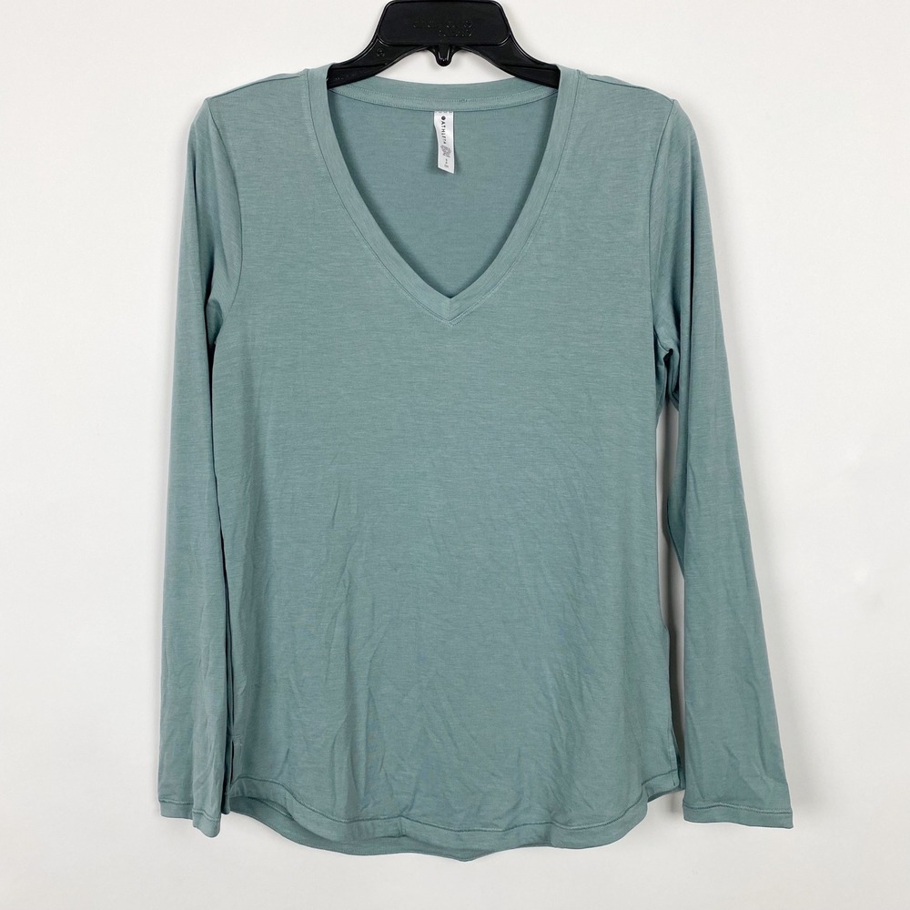 Athleta Essential V Long Sleeve V-Neck Tee in Sage Green - S